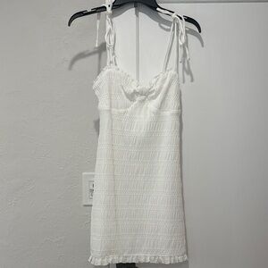 Elegant White Sleeveless Nightgown